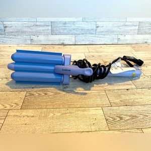 Bebe Three Barrel Curling Iron Blue Deep Wave‎ Hairstyling Tool